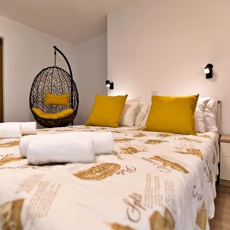 Apartments Kiwi Rovinj Bagian luar foto