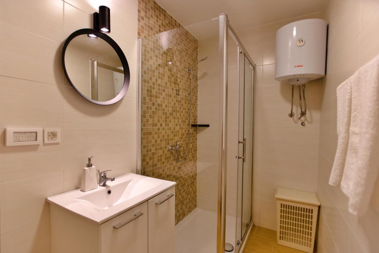 Apartments Kiwi Rovinj Bagian luar foto