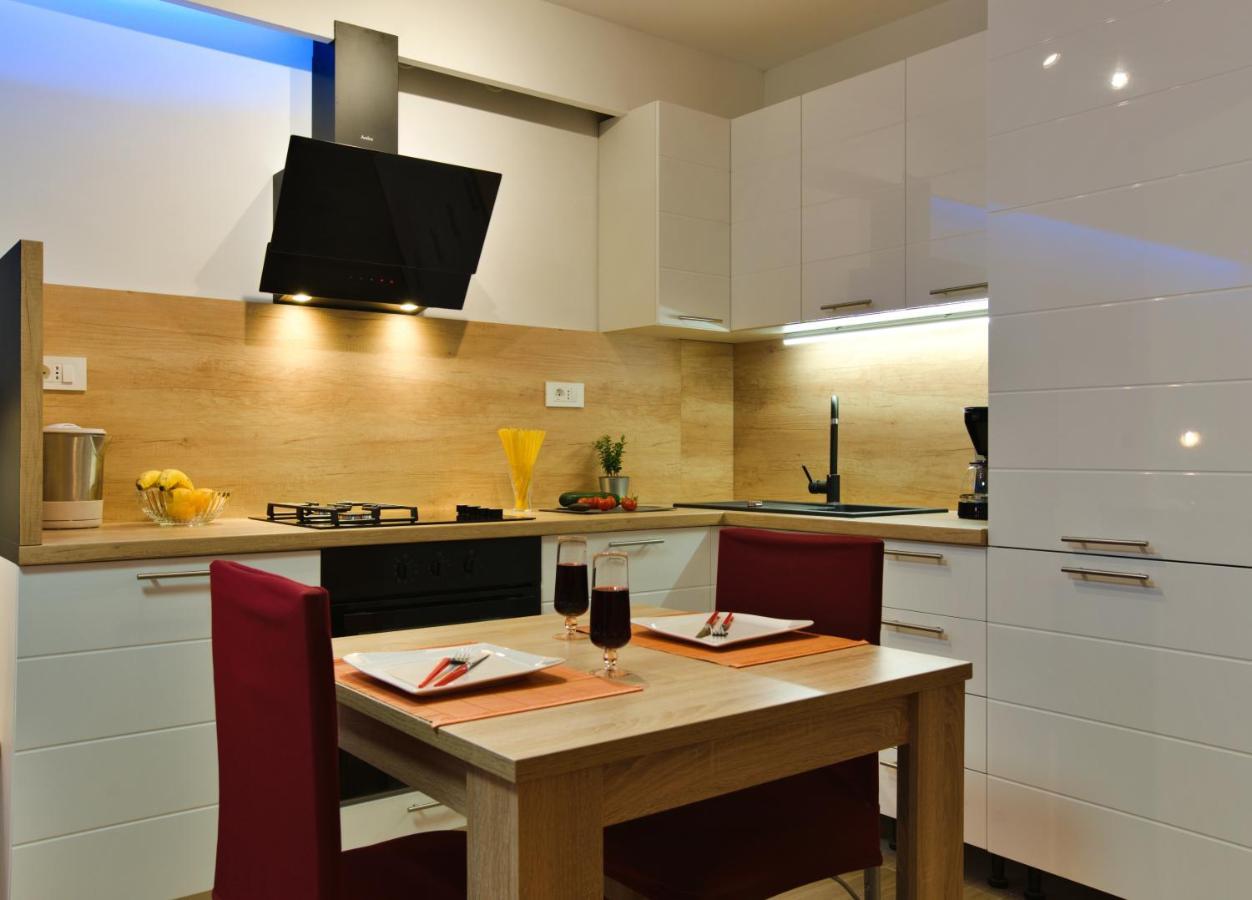 Apartments Kiwi Rovinj Bagian luar foto