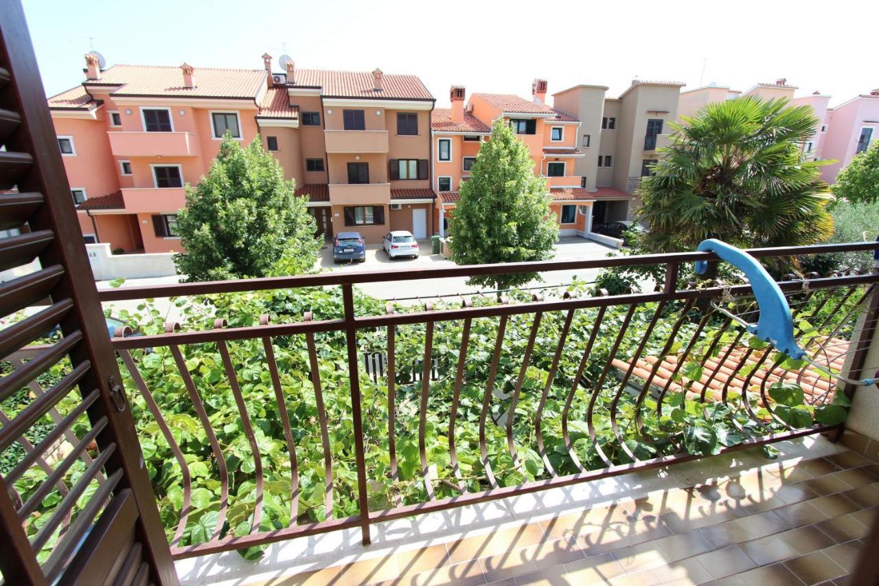 Apartments Kiwi Rovinj Bagian luar foto