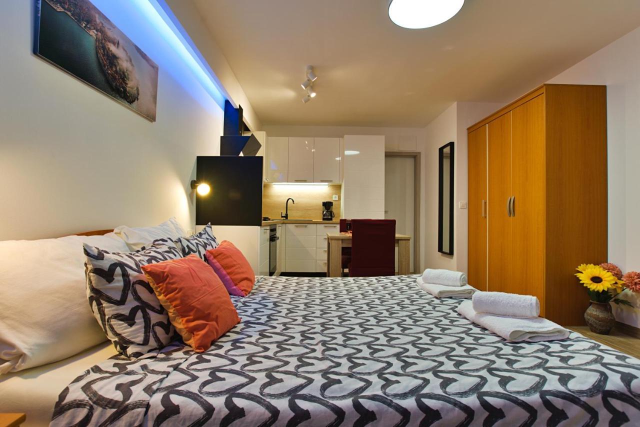 Apartments Kiwi Rovinj Bagian luar foto