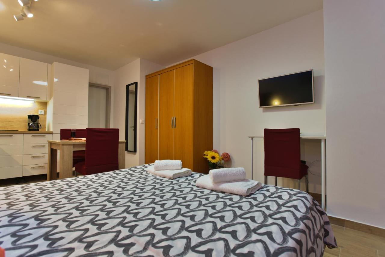 Apartments Kiwi Rovinj Bagian luar foto